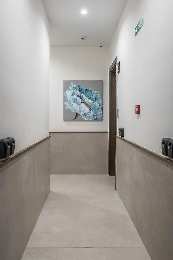Well Located Studio 12 With Kitchen And Backyard Saint Julian's 0*,  Malta