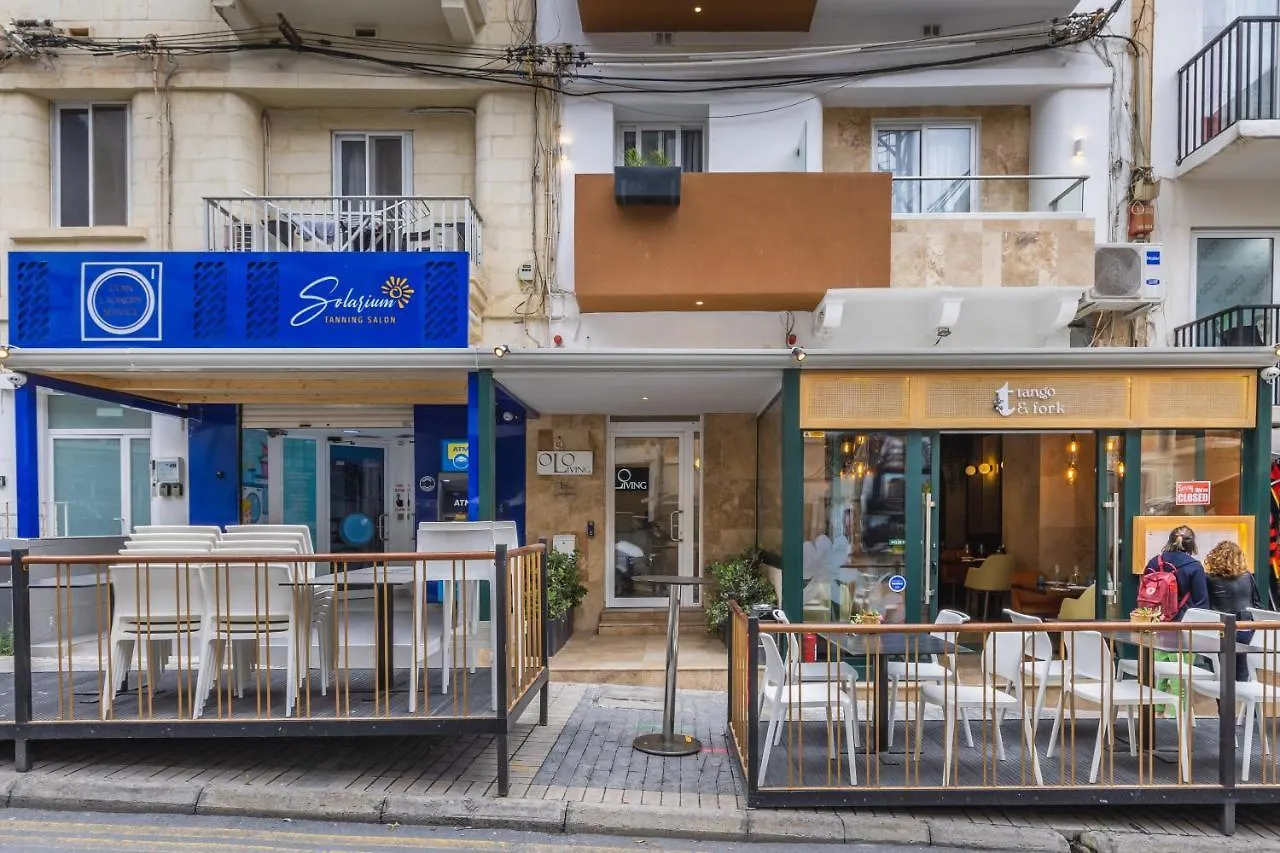 Well Located Studio 12 With Kitchen And Backyard Saint Julian's Apartment