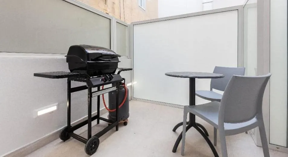 Apartment Well Located Studio 12 With Kitchen And Backyard Saint Julian's Malta